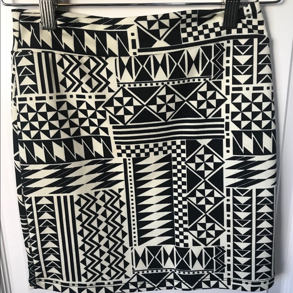 Geo print mini skirt